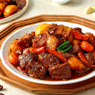 완조리 후 중량 600G! 뼈없는 순살 한돈 꽃 돼지 왕 갈비찜 600G 2팩~