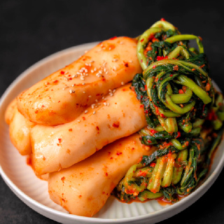 시원한 감칠맛! 아삭한 총각김치/알타리김치 전재료 국내산 김치